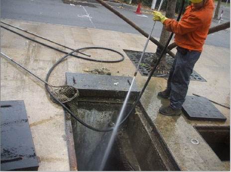 平果池底污泥如何清理